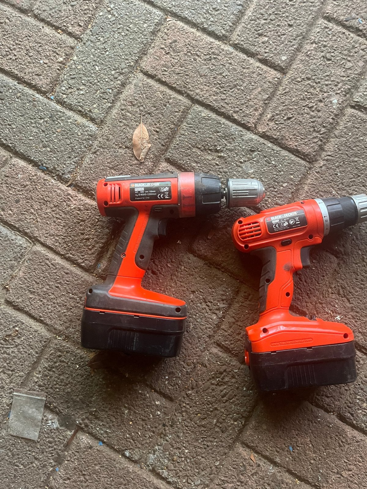 Black & Decker Accuboormachines (2 stuks) zonder acculader, Ophalen, Gebruikt, Variabele snelheid, Boor- en Schroefmachine