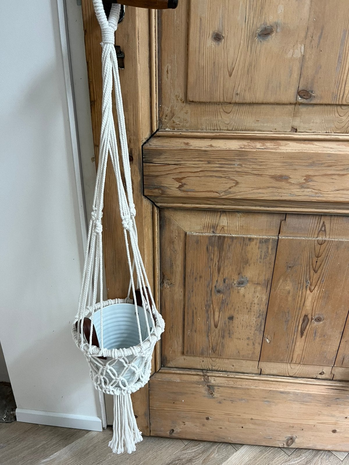 Plantenhanger macramé met pot creme, Ophalen, Zo goed als nieuw