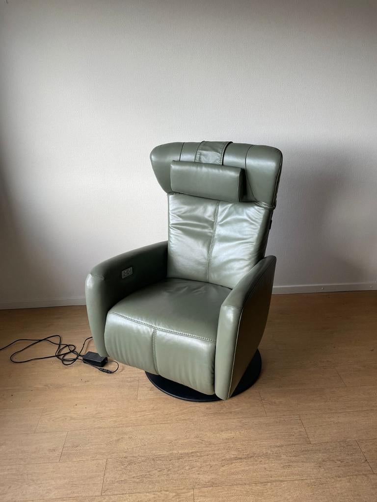Luxe Prominent Elektrische Relaxstoel - Olijfgroen Kalfsleer, Nieuw, Ophalen of Verzenden, Luxe, Modern, Comfort, 50 tot 75 cm