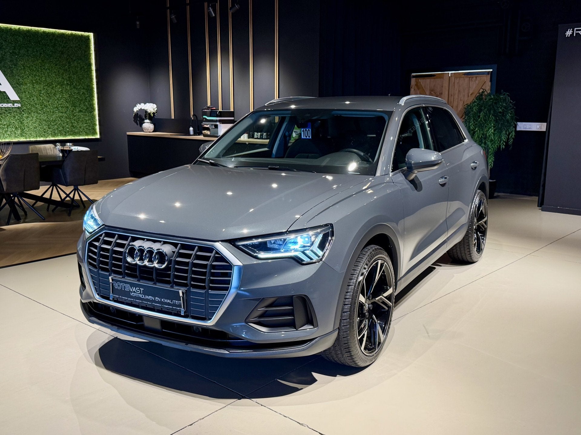 Audi Q3 35 TFSI Advanced Navi|Virtuel|Matrix-LED|Media Grijs, Auto's, Dealer onderhouden, Stof, Huisgarantie, 4 cilinders