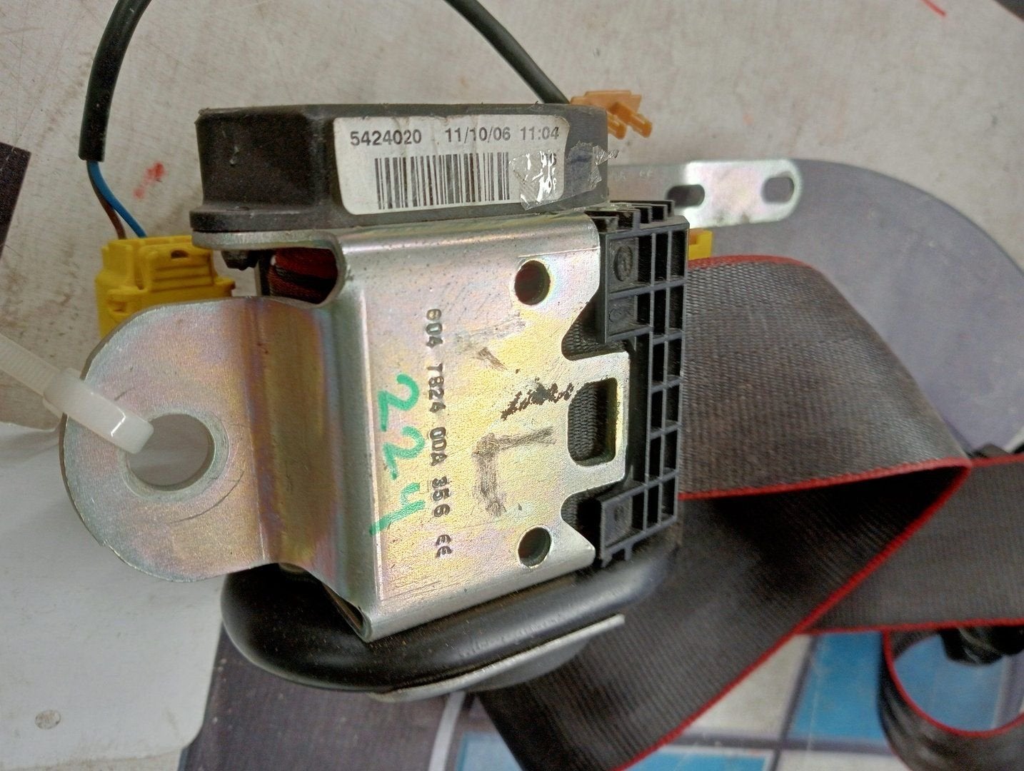 Veiligheidsgordel links-voor met artikelnummer 5424020 VW PO, Gebruikt, -, Volkswagen, -
