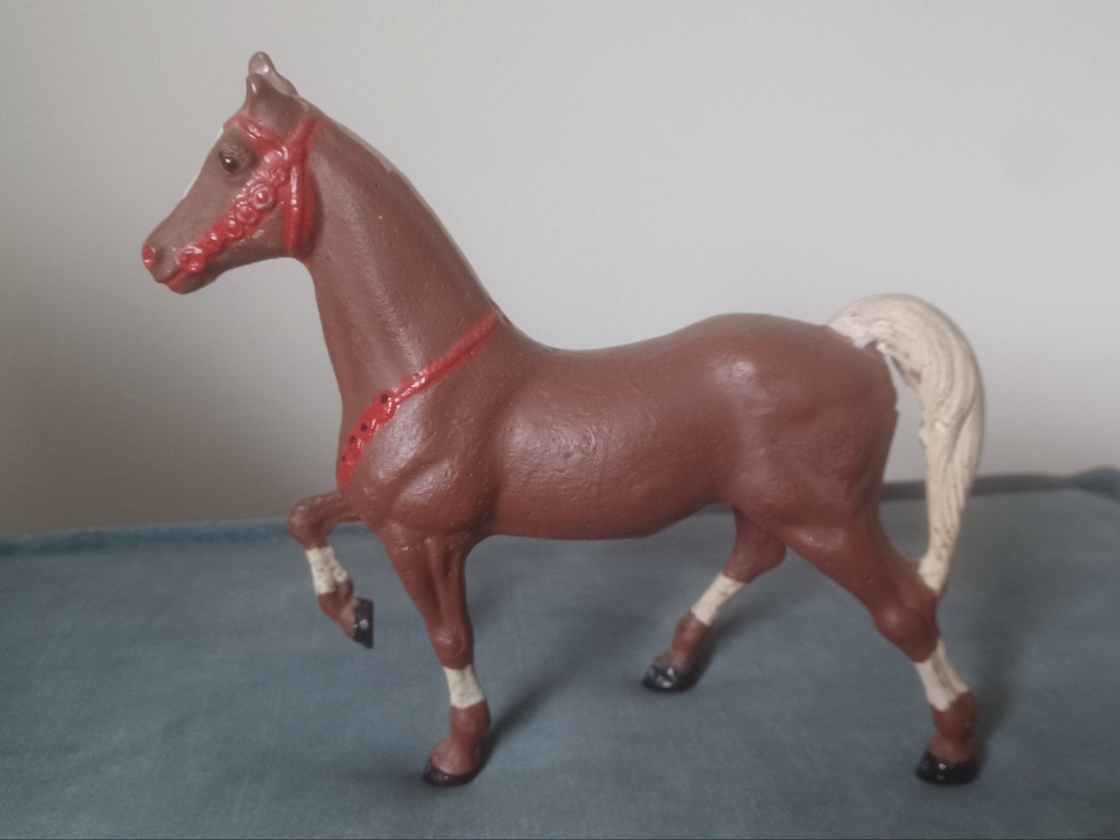 Gietijzeren paard handbeschilderd bijna 3 kilo, Ophalen of Verzenden, Zo goed als nieuw, Paard, Beeldje of Figuurtje