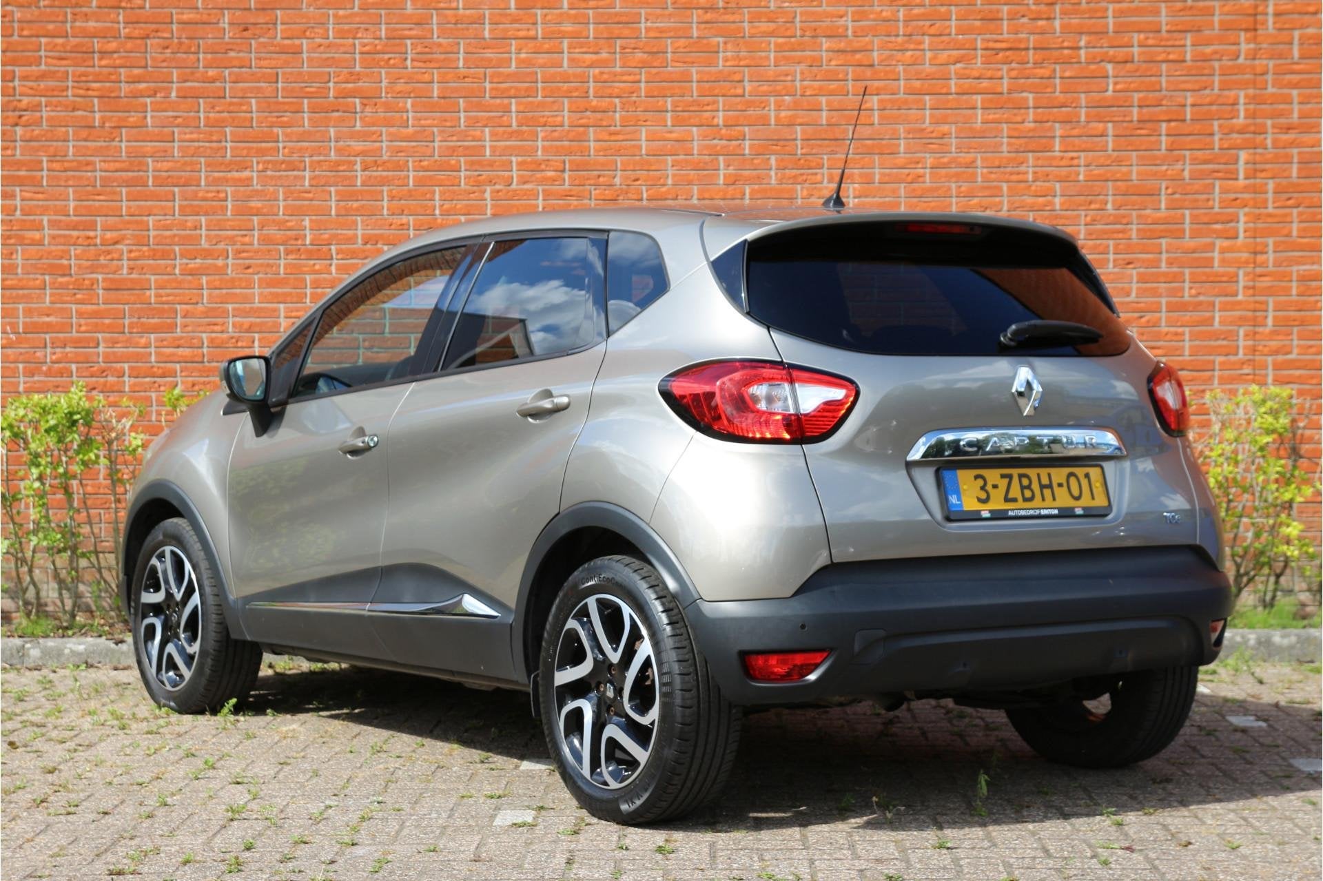 Renault Captur 0.9 TCe 90pk Dynamique | NL-auto | Climate co, Auto's, Voorwielaandrijving, Stof, Gebruikt, Zwart