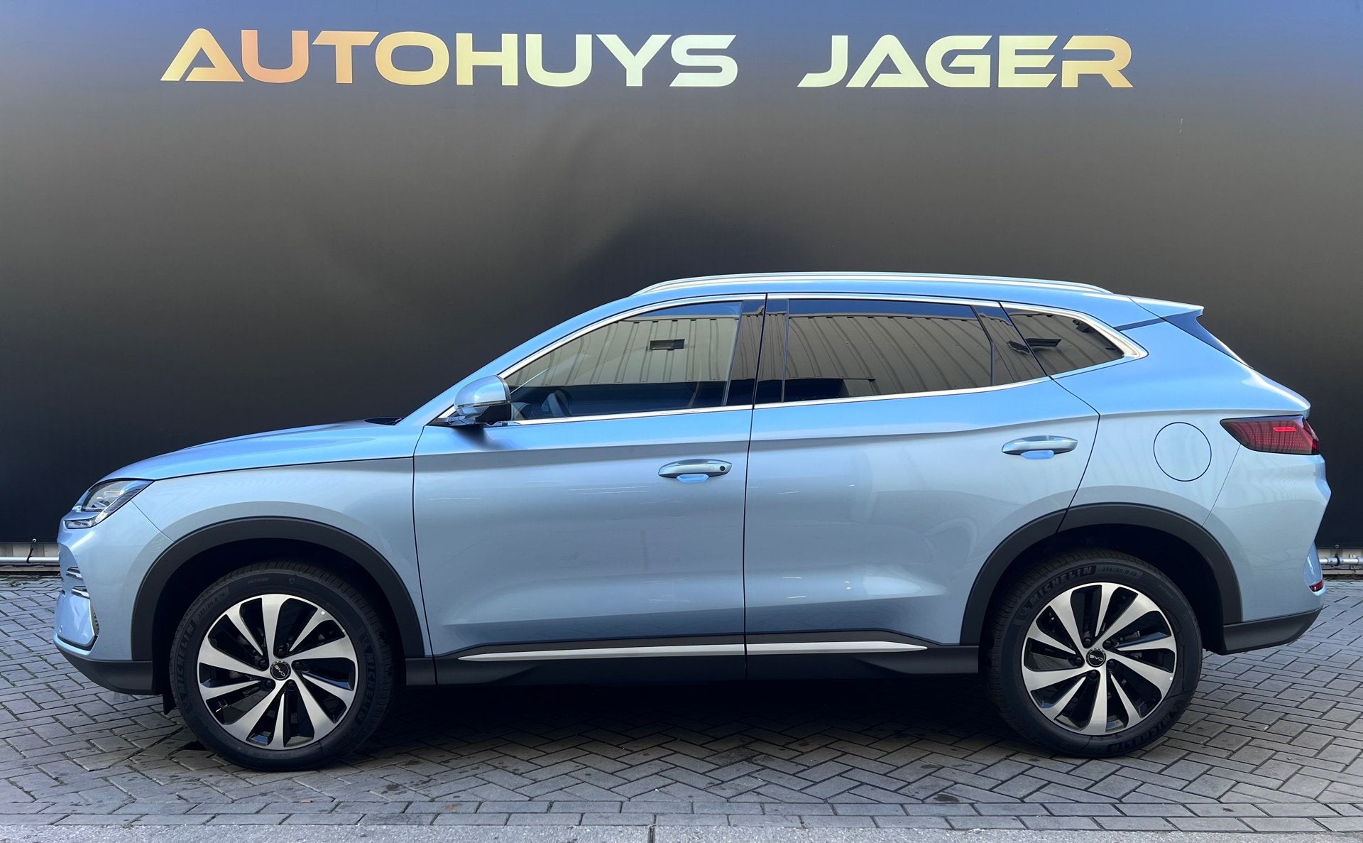 BYD SEAL U 1.5 T DM-i AWD 4x4 Design - Longe Range Pano HUD, Auto's, Automaat, Dealer onderhouden, 1498 cc, Zwart