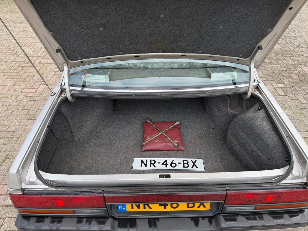 Nissan Laurel 2.8 SGL AUT 1985 Grijs oldtimer, foto 11