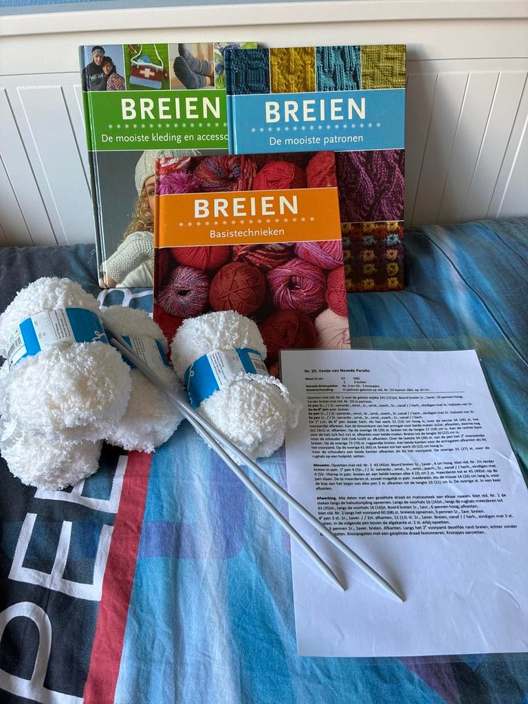 Breiboeken, wol en breinaalden set, Ophalen of Verzenden, Zo goed als nieuw, Breien, Overige typen