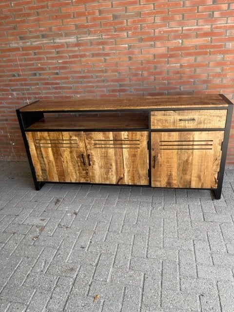 dressoir massief Mangohout  metaal 180 cm breed voorraad, Huis en Inrichting, Kasten | Ladekasten, Overige houtsoorten, 1 of 2 laden
