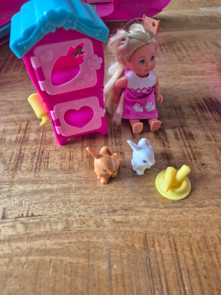 Evi Love Konijnenhok met Evi pop en konijntjes, Ophalen