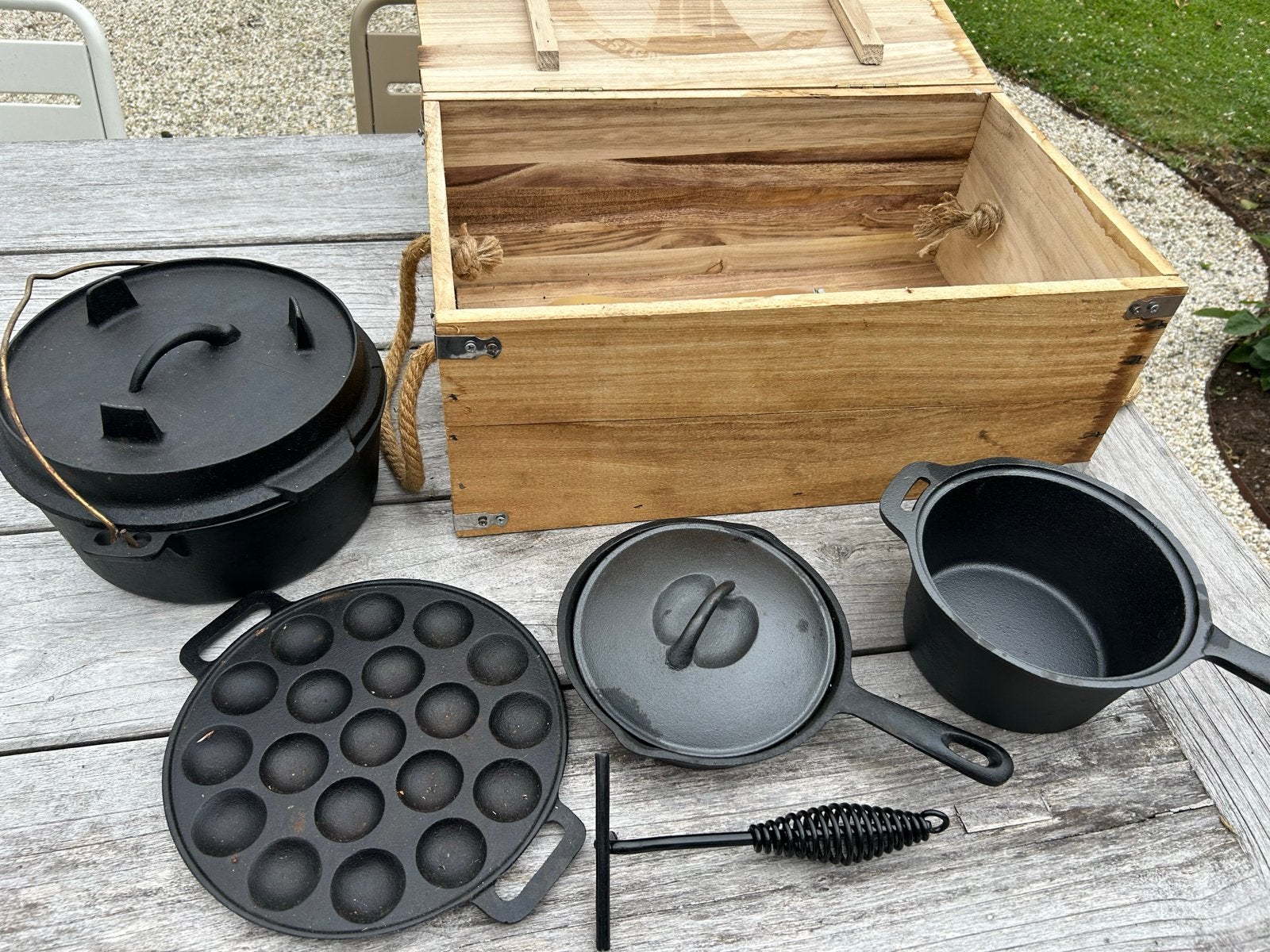 Windmill Cast Iron Pannenset in Houten Kist - Zo goed als ni, Gietijzer, Met deksel, Pannenset, Ophalen of Verzenden