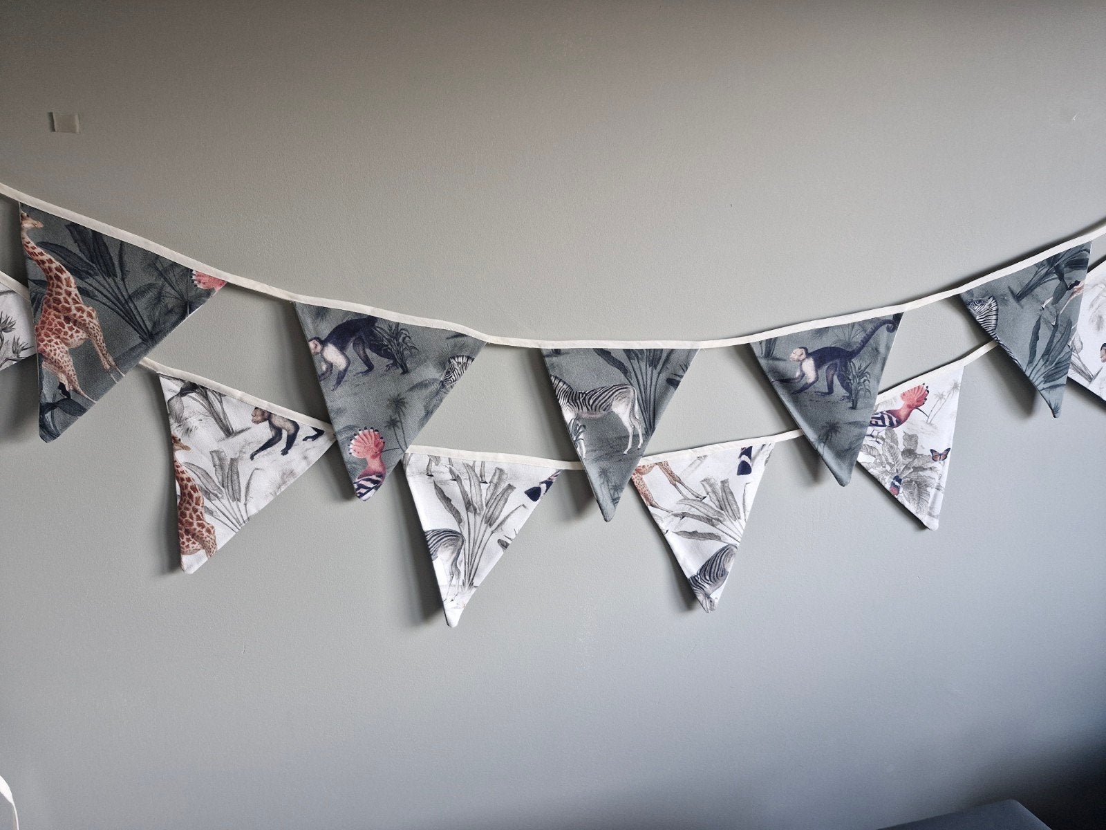 Duurzame Vlaggenlijn 5 meter met jungle dieren - Feestversie, Ophalen of Verzenden, Nieuw, Versiering, Verjaardag