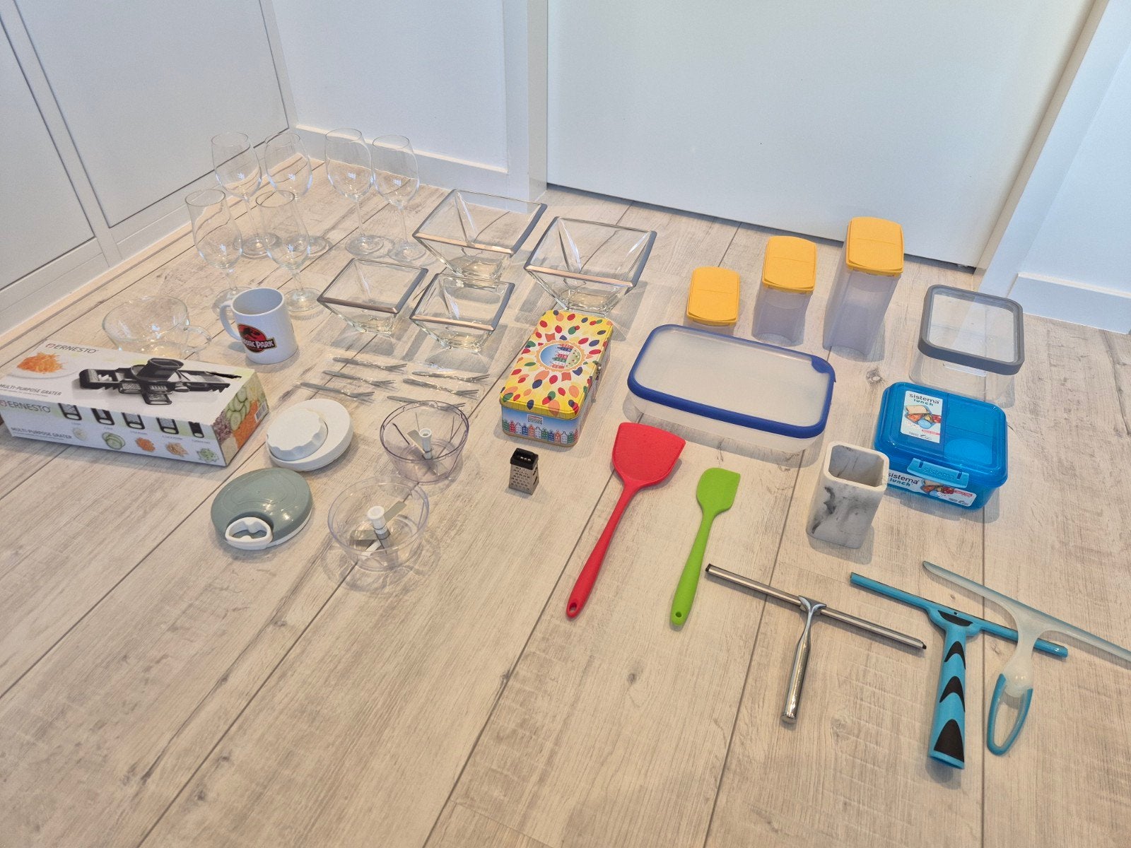 Keukenspullen: Tupperware bakken, Nicer Dicer, hakmolens etc, Ophalen