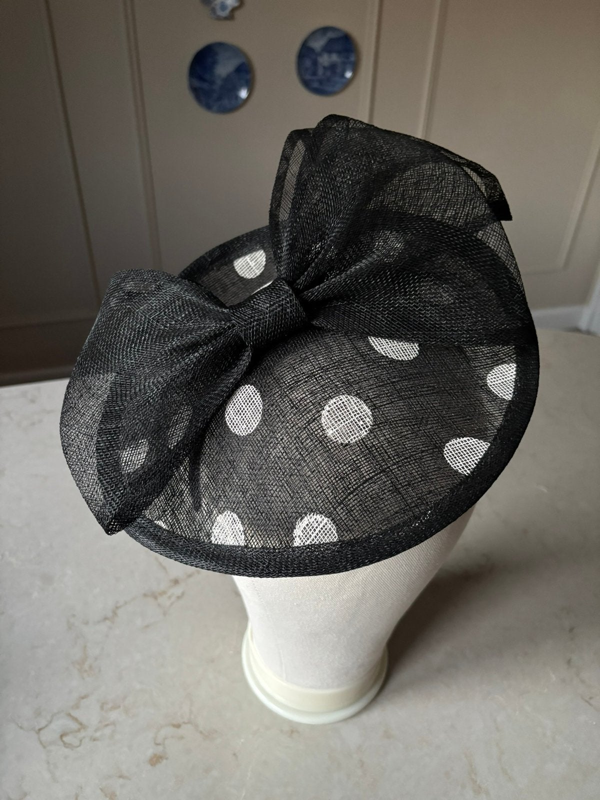 Chic zwart/wit dames fascinator dopje,beugeldopje,hoed,stip, Ophalen of Verzenden, Nieuw, One size fits all