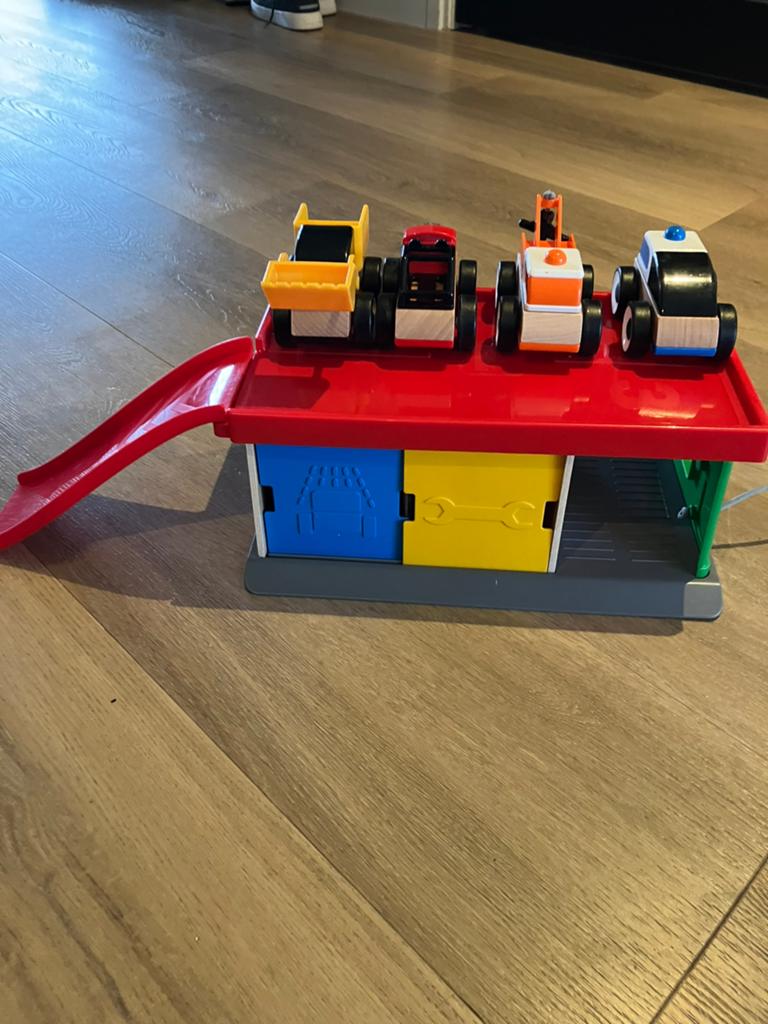 IKEA LILLABO Speelgoedgarage met voertuigen, Ophalen of Verzenden, Zo goed als nieuw