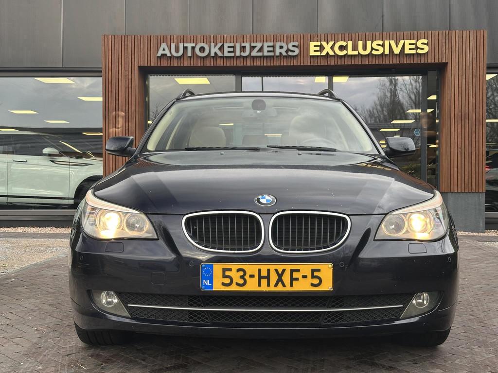 BMW 5-serie Touring 520i Corporate Lease Business Line Editi, Auto's, Automaat, Parkeersensor, Achterwielaandrijving, Beige