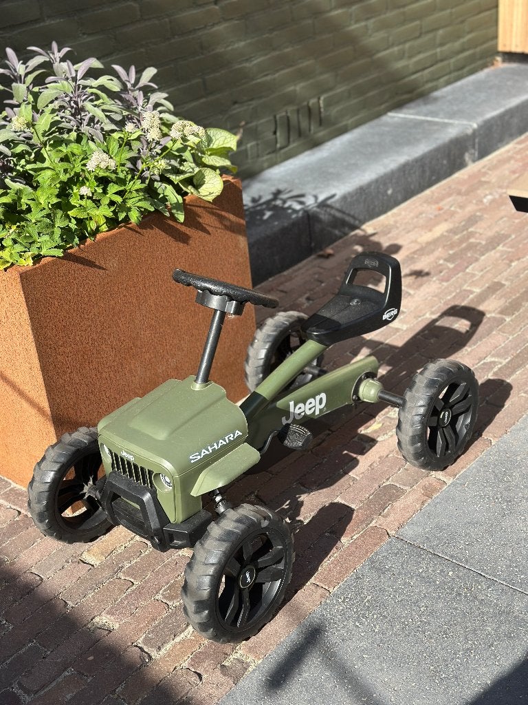 Berg Jeep Sahara skelter, Kinderen en Baby's, Speelgoed | Buiten | Skelters, Ophalen, Gebruikt, Berg, Vrijloopautomaat