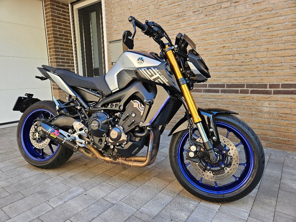 Yamaha MT 09 SP Arkrapovic Ecu flash K&N 2019 19500Km, Occasion, Motorrijbewijs A, Meer dan 35 kW, Handgeschakeld