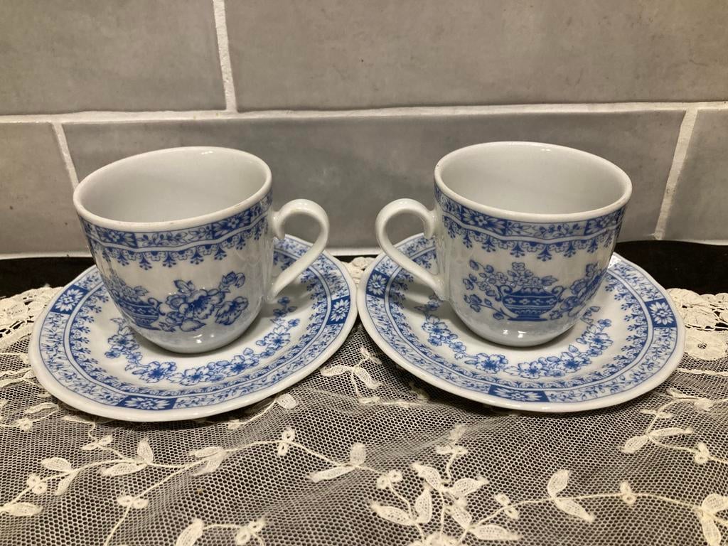 Espressokopje JL Menau von Henneberg (290424), Huis en Inrichting, Keuken | Servies, Ophalen of Verzenden, Zo goed als nieuw, Porselein