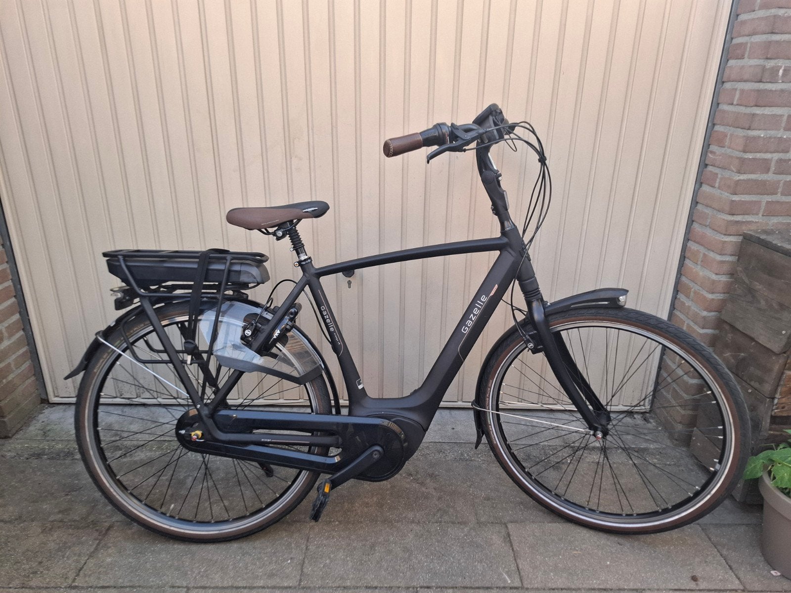 Gazelle orange c8 28 inch 8v heren ebike bosch 2022, Fietsen en Brommers, Ophalen