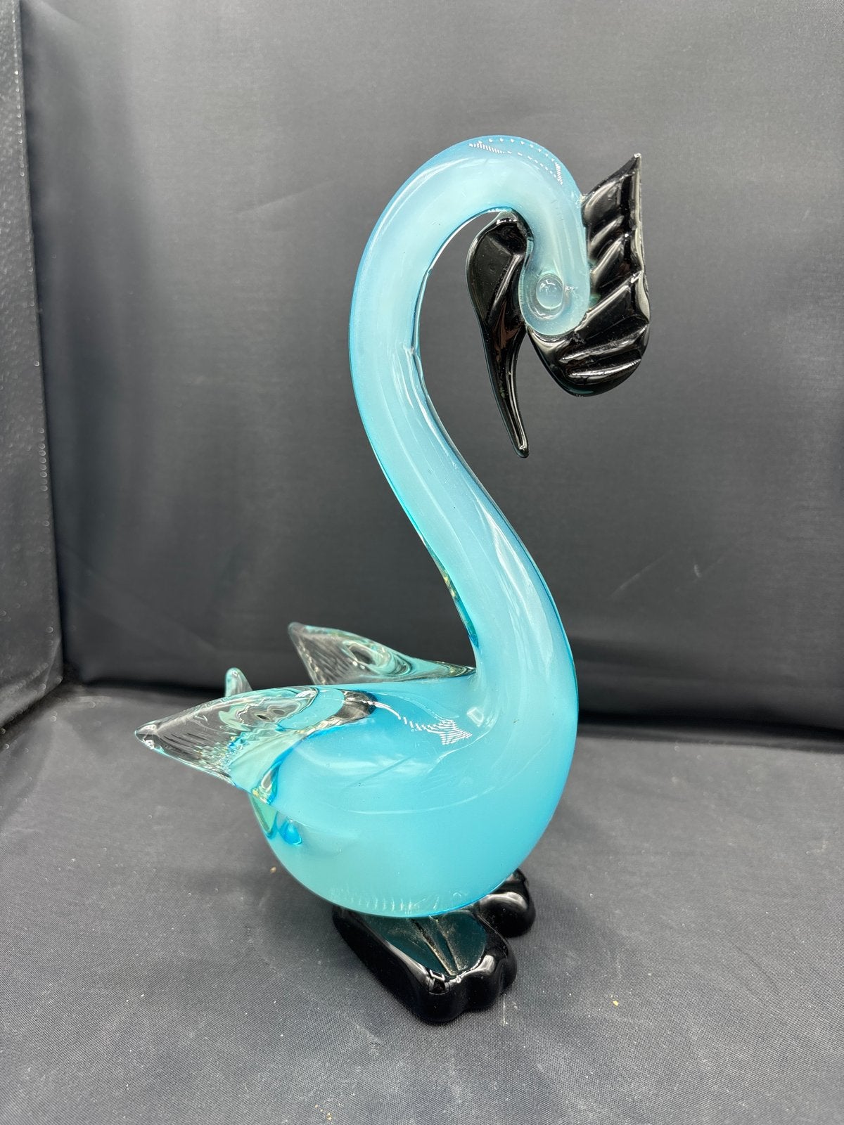 Glazen Zwaan Beeldje - Aqua Blauw met Zwarte Accent, Antiek en Kunst, Ophalen of Verzenden