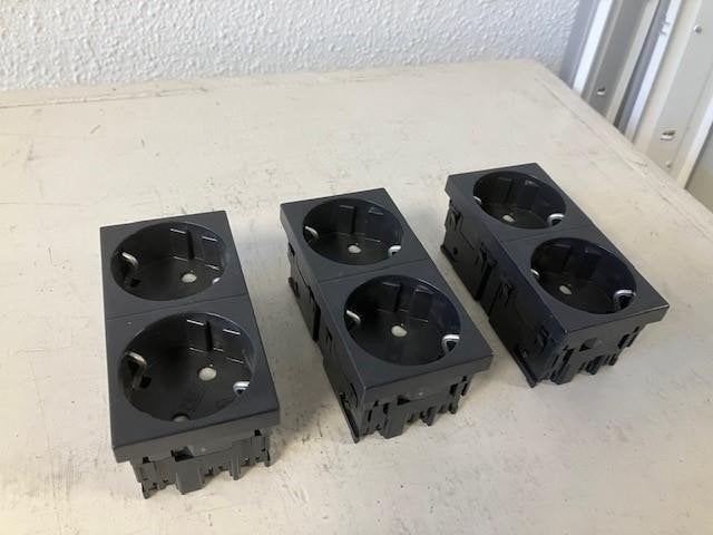 394. OBO Contactdoos 2 voudig 33gr schuin moduul-45 6120490, Ophalen of Verzenden, Nieuw