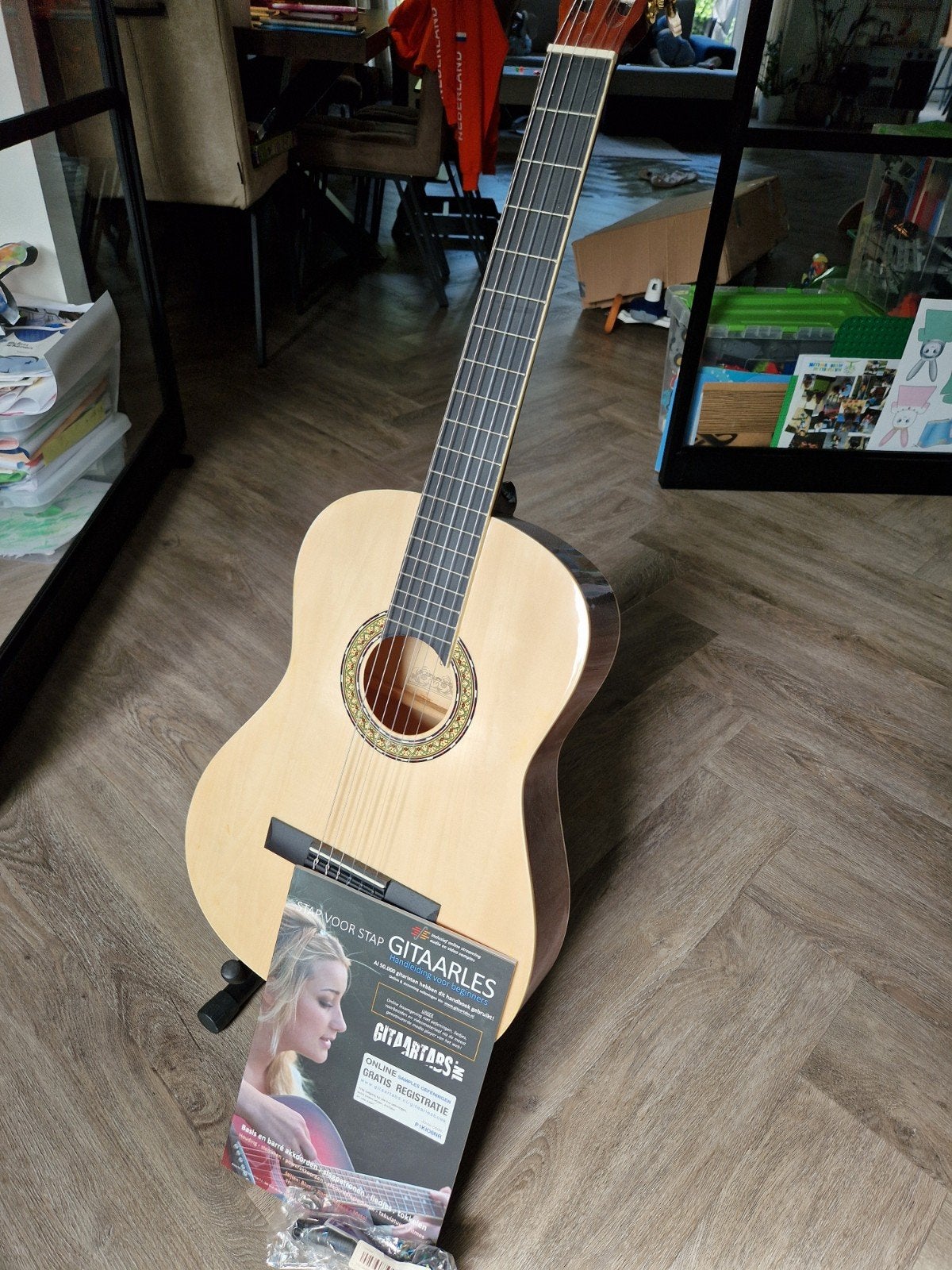 LaPaz Klassieke Gitaar met standaard en gitaarboek, Muziek en Instrumenten, Ophalen, Zo goed als nieuw, Klassieke of Spaanse gitaar