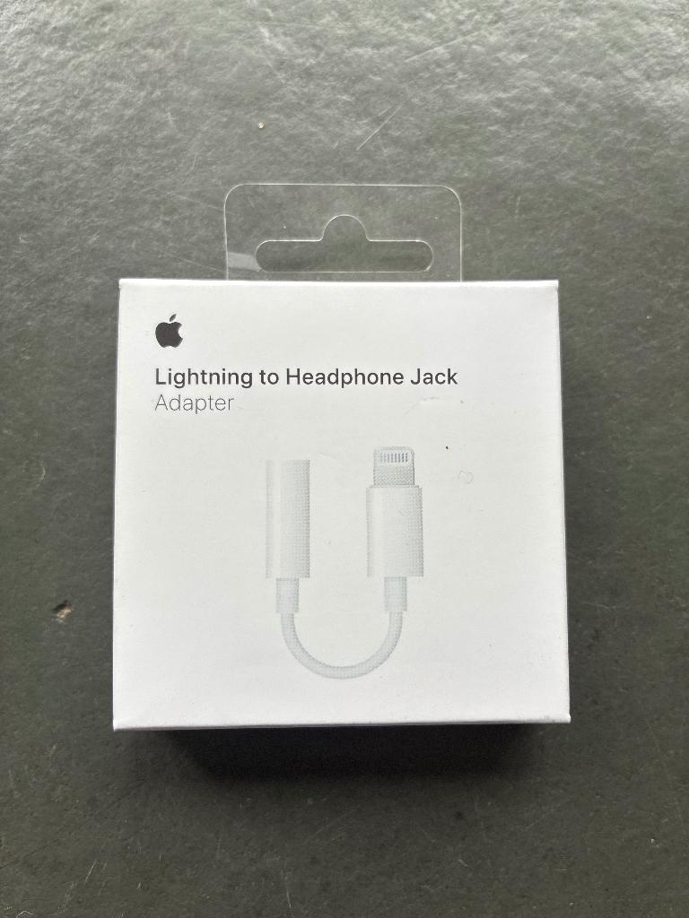 Apple Lightning to Headphone Jack Adapter, Ophalen of Verzenden, Nieuw, Minder dan 2 meter, Overige kabels