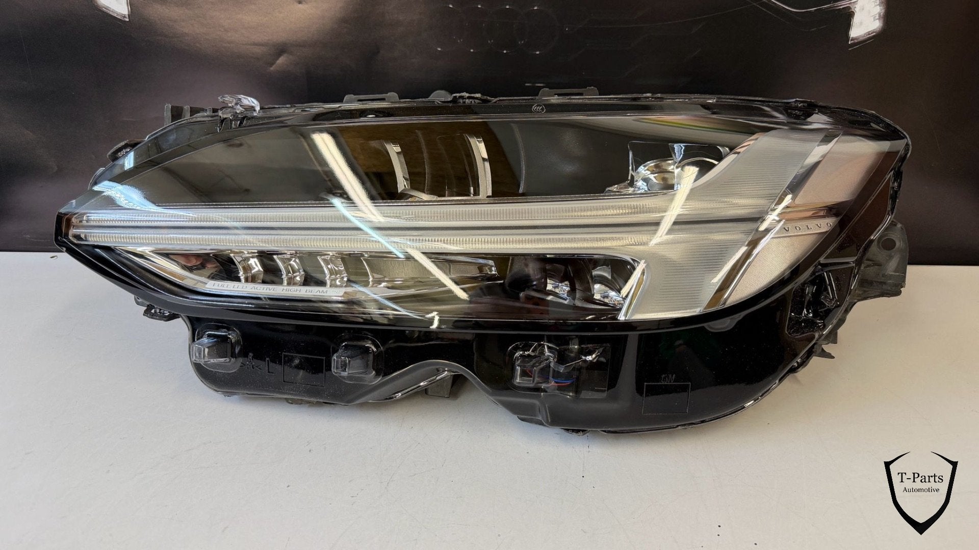links koplamp VOLVO V90 S90 (X) VOLLEDIGE LED ACTIEVE GROOTL, Gebruikt, Gunnar Engellaus vag 8
405 31  Gothenburg, SE, Info@volvocars.com
