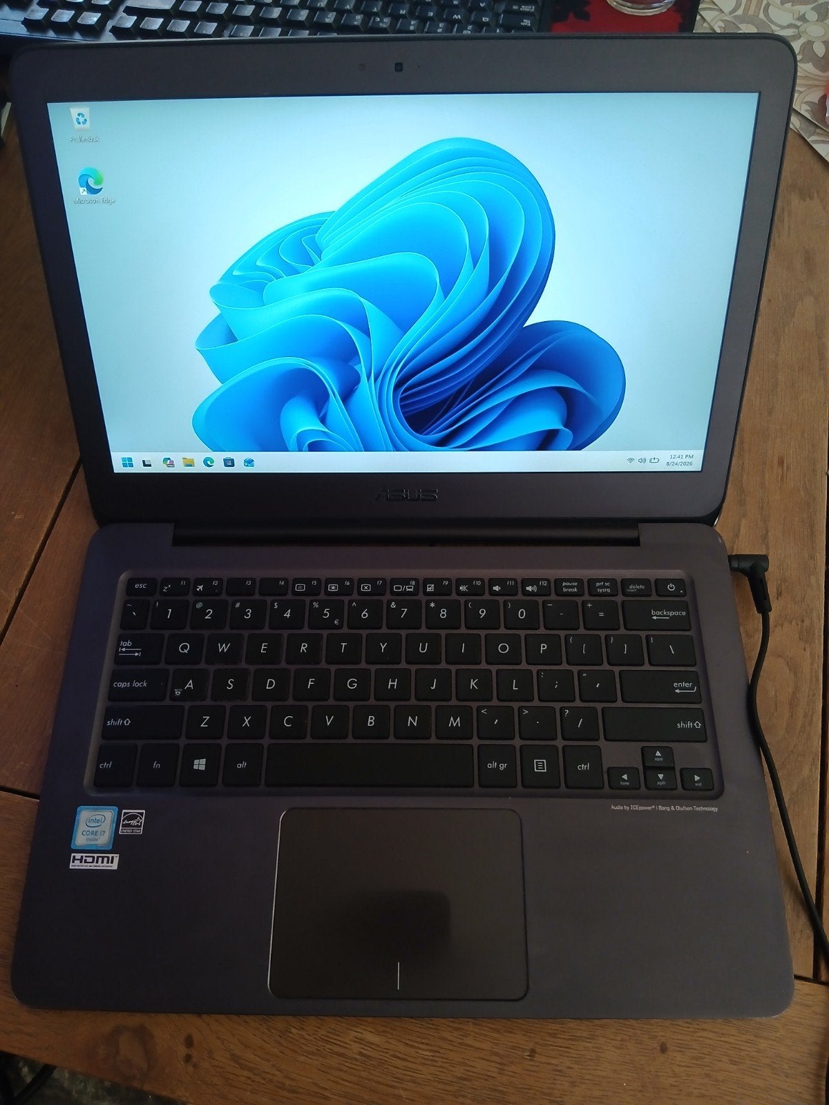 ASUS UX305U - i7 Goede staat, Computers en Software, Ophalen, Gebruikt, Met videokaart, 2 tot 3 Ghz