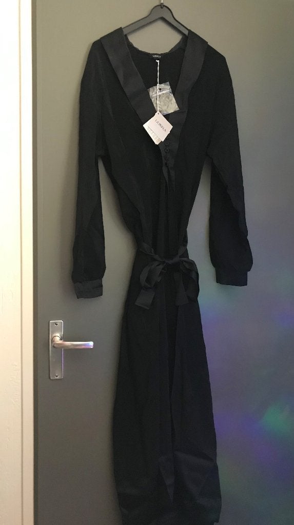 Nieuw in doos - La Perla zijde ochtendjas - zwart maat 2, Kleding | Dames, La Perla, Ophalen of Verzenden, Zwart, Nachtkleding
