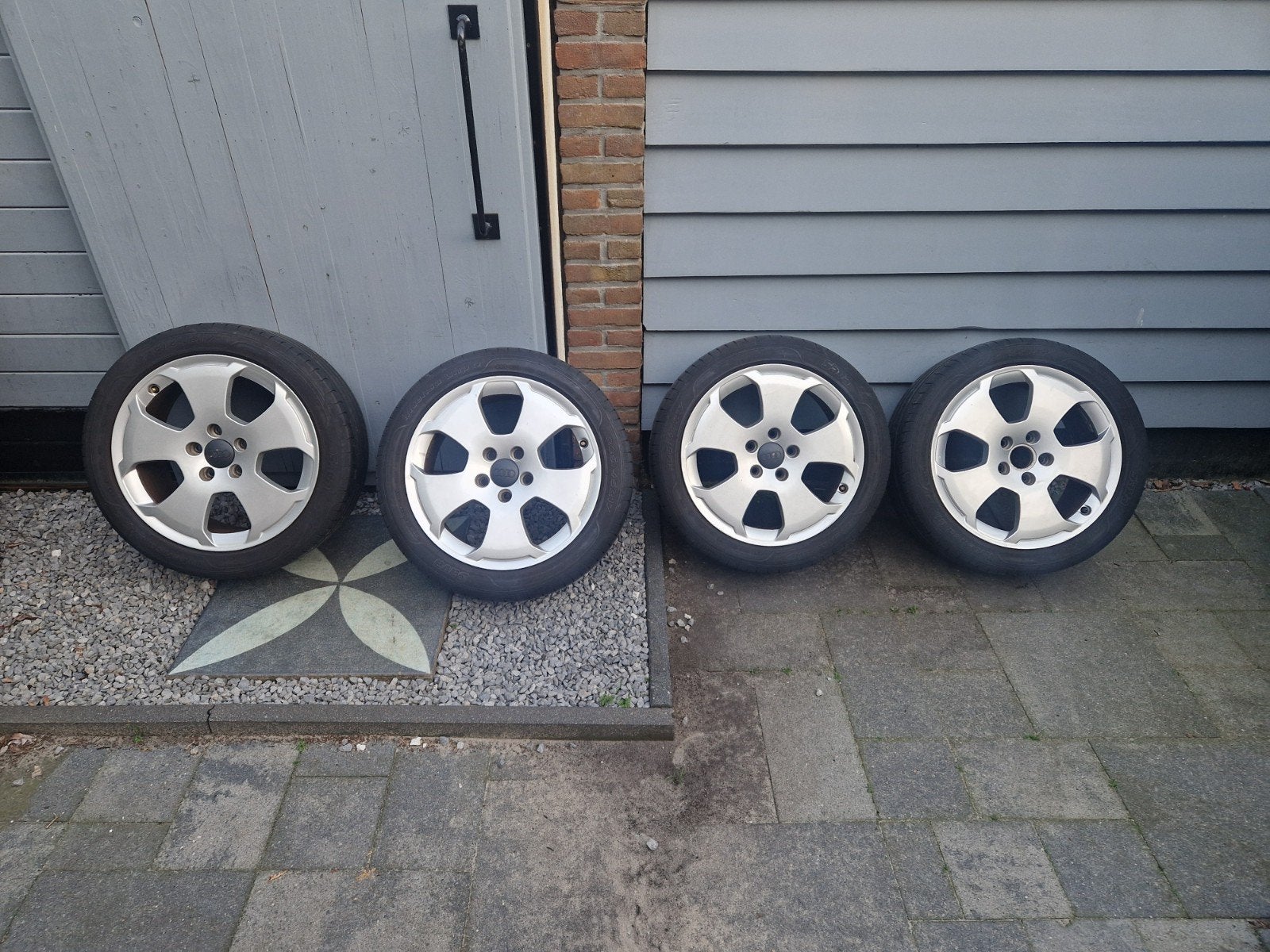 Audi 17 inch velgen met Sava zomerbanden 225/45R17, Ophalen, Gebruikt, Banden en Velgen, Onbekend