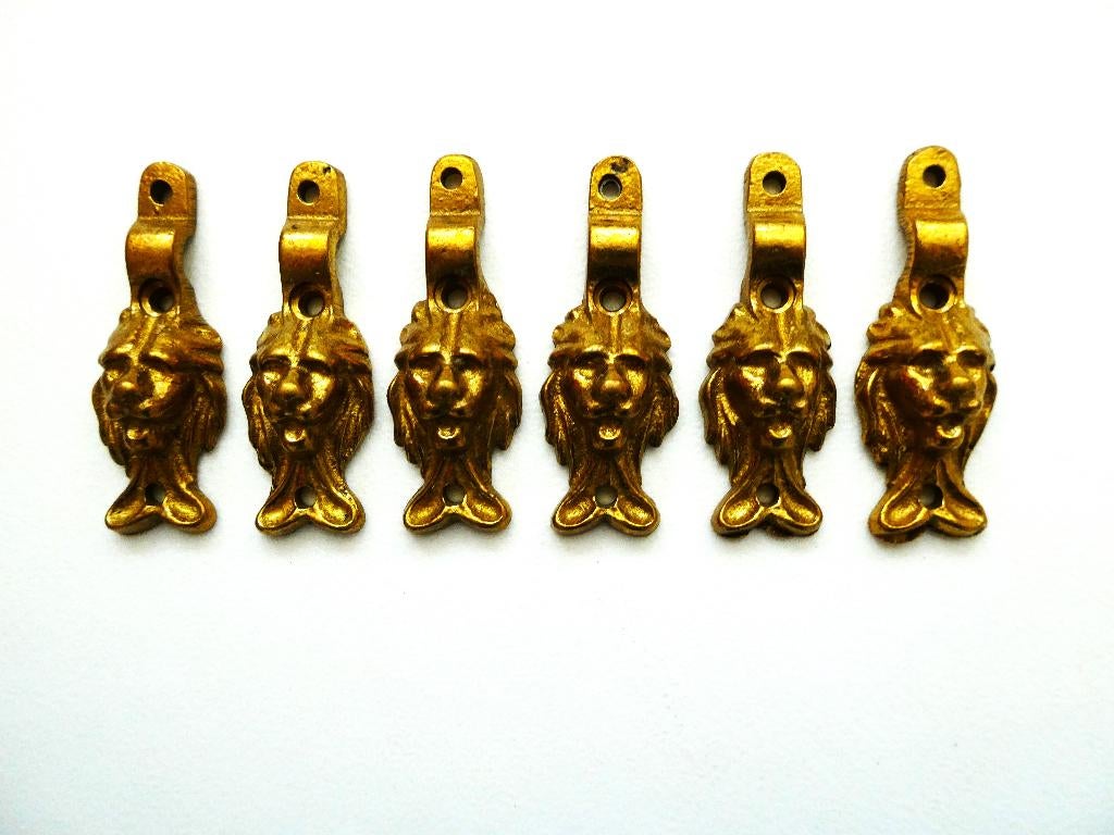 Zes 6 leeuwenkop ornamenten meubelbeslag kast beslag leeuw, Antiek en Kunst, Ophalen of Verzenden