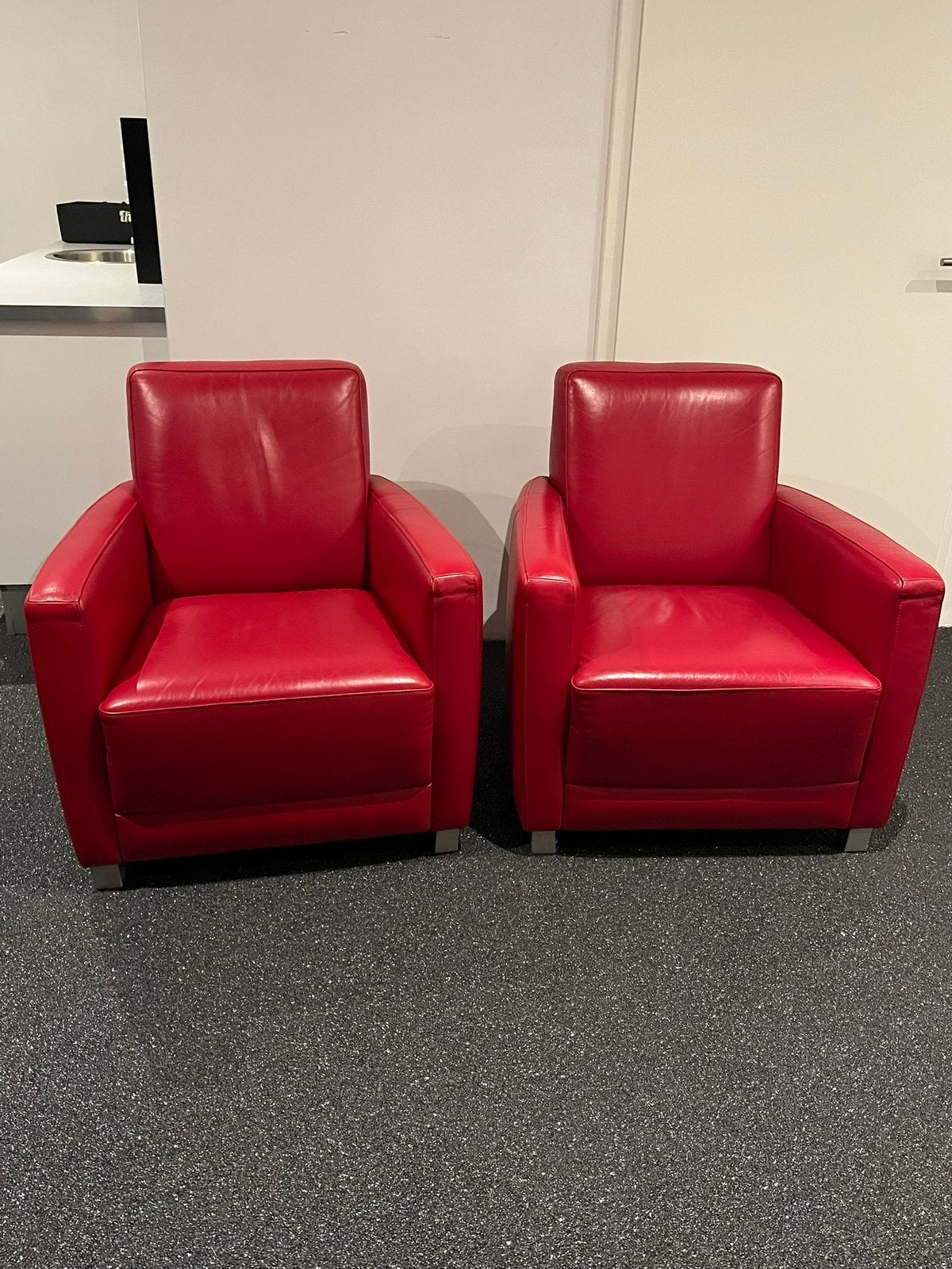 2 rode leren fauteuils, Huis en Inrichting, Ophalen, Zo goed als nieuw, 75 tot 100 cm, 50 tot 75 cm