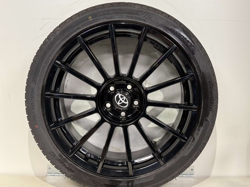 18" Toyota Yaris XP210 5x100 225/40/18 Huismerk ET45, 18 inch, Handelsnaam fabrikant, Banden en Velgen, Nieuw