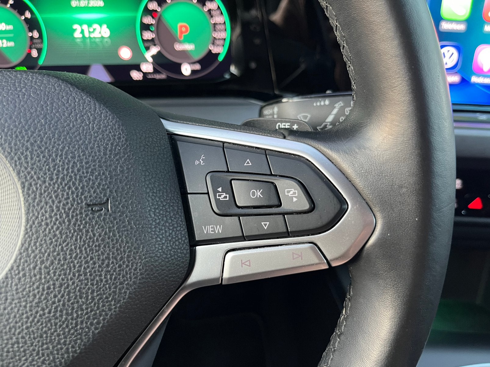 Foto 15 van Volkswagen Golf 1.4 e-Hybrid STYLE MASSAGE MEMORY ACC LED NA