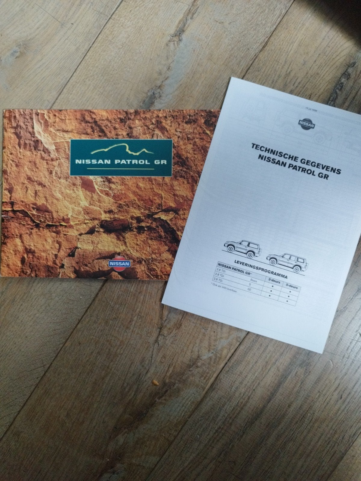 Nissan Patrol GR Brochure + Technische Gegevens (1998), Nissan, Ophalen of Verzenden, Zo goed als nieuw, Nissan