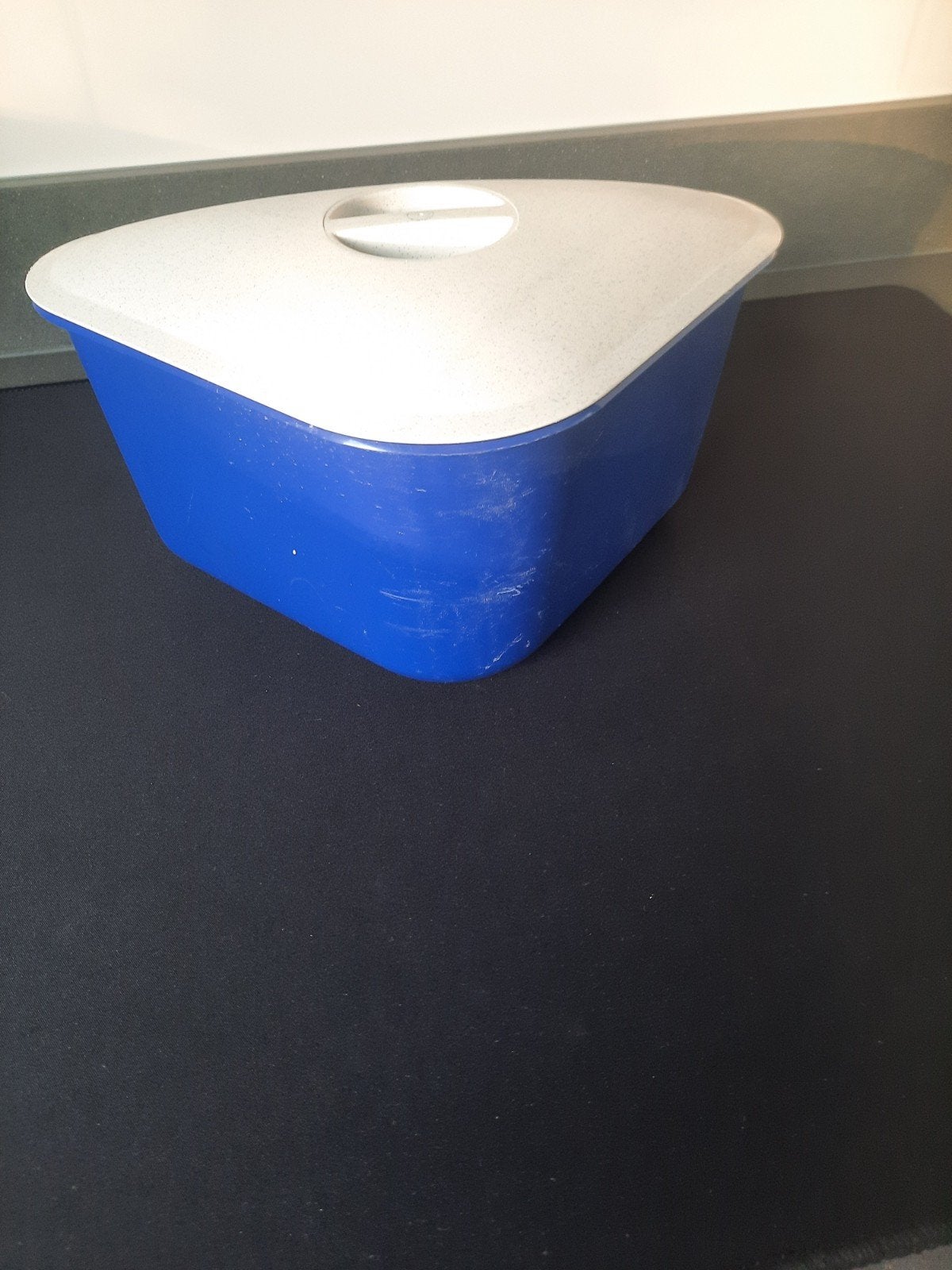 Tupperware Driehoek Afvalbakje met Deksel - Blauw/Grijs, Gebruikt, Blauw, Overige typen, Ophalen of Verzenden