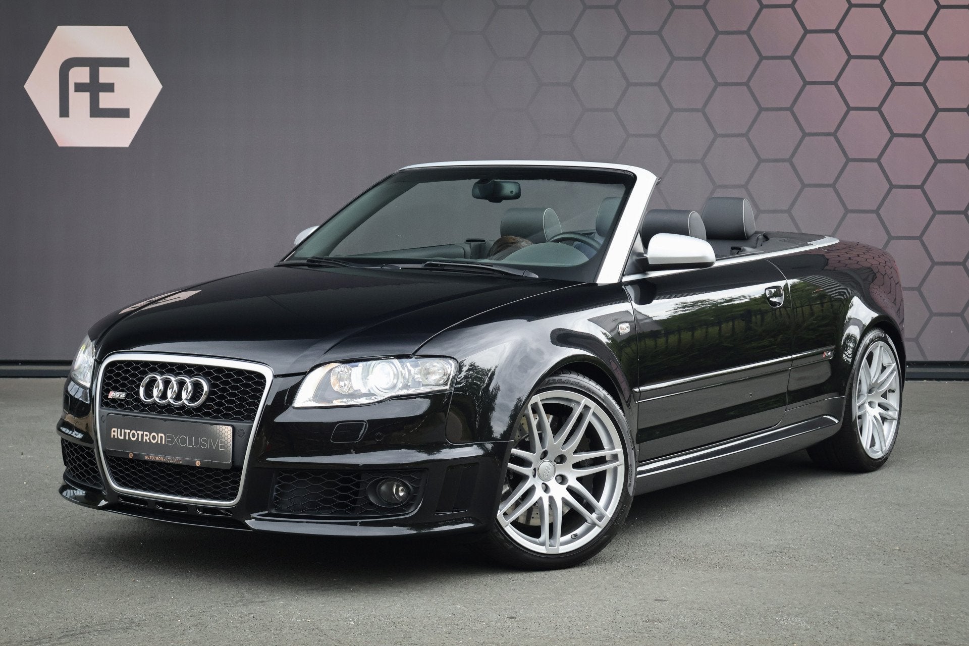 Audi RS4 Cabriolet 4.2 V8 quattro | HANDGESCHAKELD | STOELVE, Auto's, Gebruikt, Cabriolet, 4 stoelen, 1820 kg
