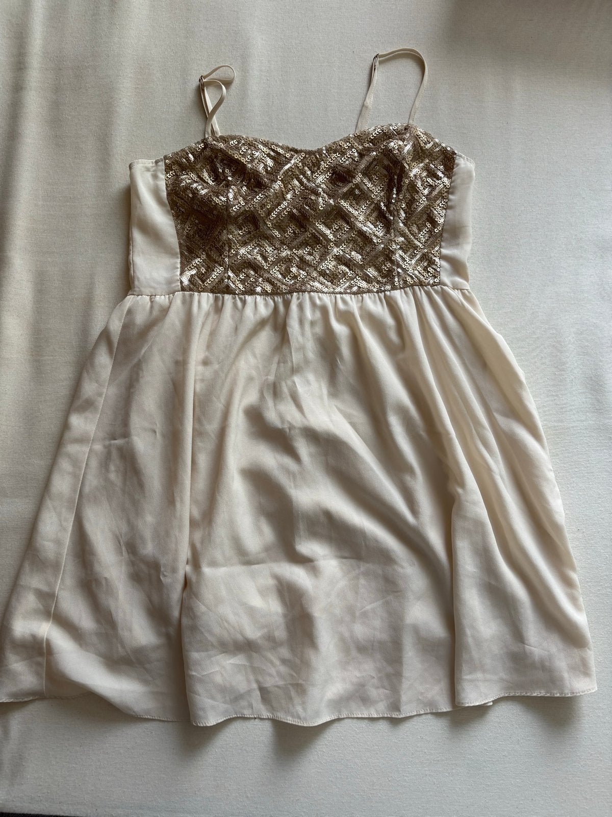 H&M Divided Jurk met pailletten, maat M, Maat 38/40 (M), Beige, Ophalen of Verzenden, Gedragen