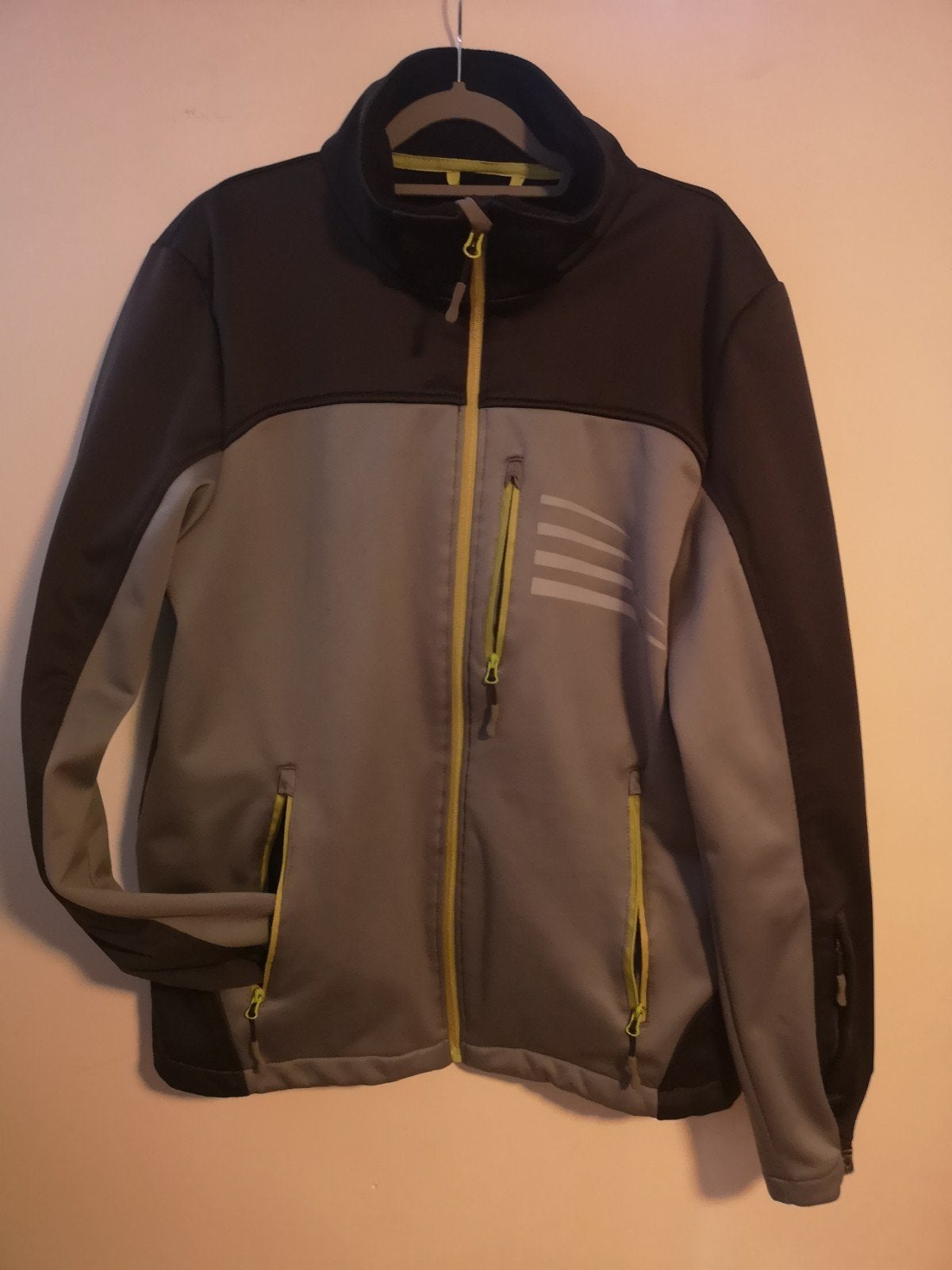 Crivit Sports Softshell Jacket – Size M, Ophalen of Verzenden, Zo goed als nieuw, Maat 48/50 (M), Zwart