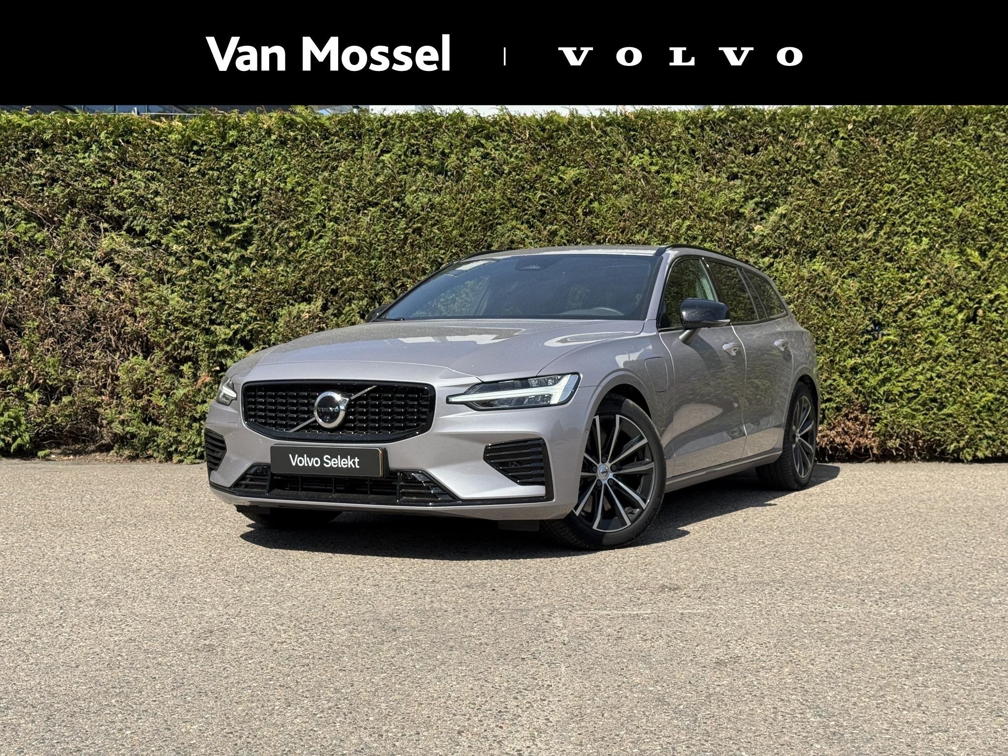 Volvo V60 T8 Plug-in hybrid AWD Plus Dark | Blis | Trekhaak, Automaat, 12 maanden, Gebruikt, Euro 6