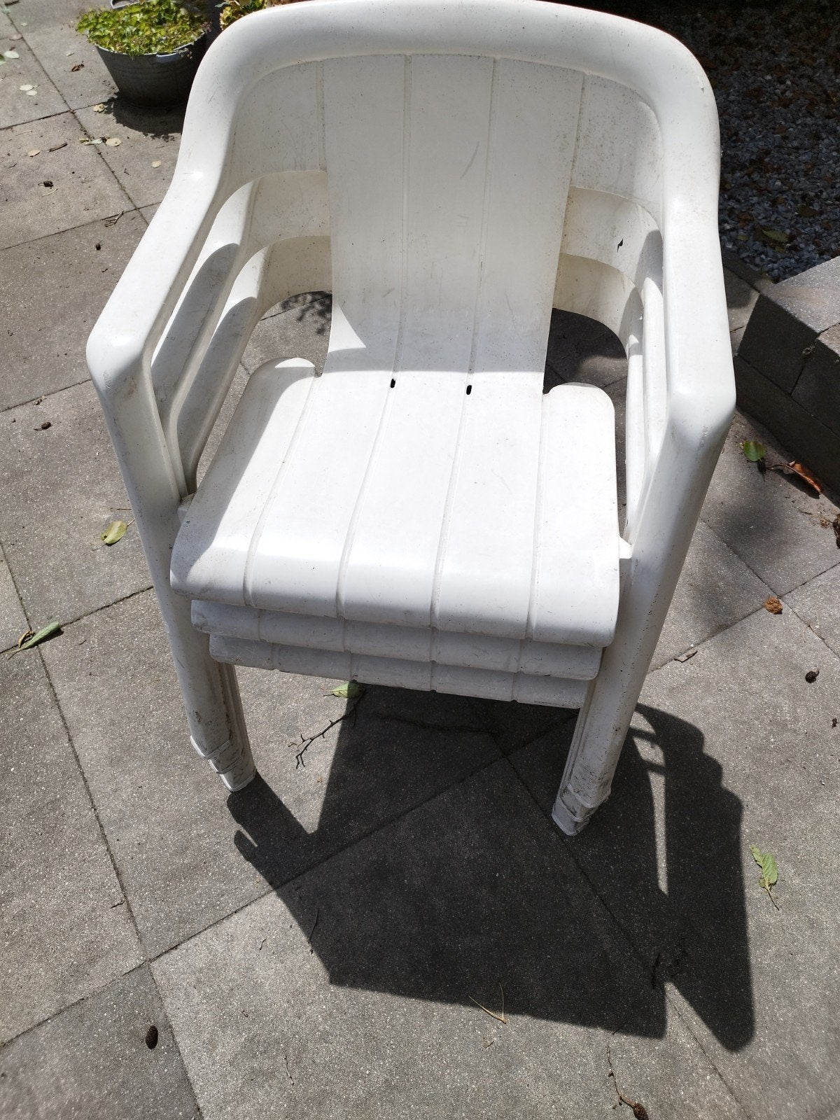 Witte kunststof tuinstoelen (stapelbaar), Ophalen, Gebruikt, Kunststof, Stapelbaar