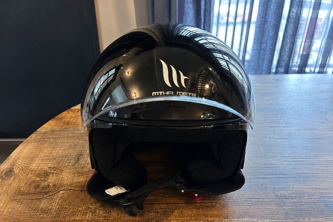 MT Helmets Street S glanzend zwarte scooterhelm, maat M, Fietsen en Brommers, Brommerhelmen, Ophalen of Verzenden, Zo goed als nieuw