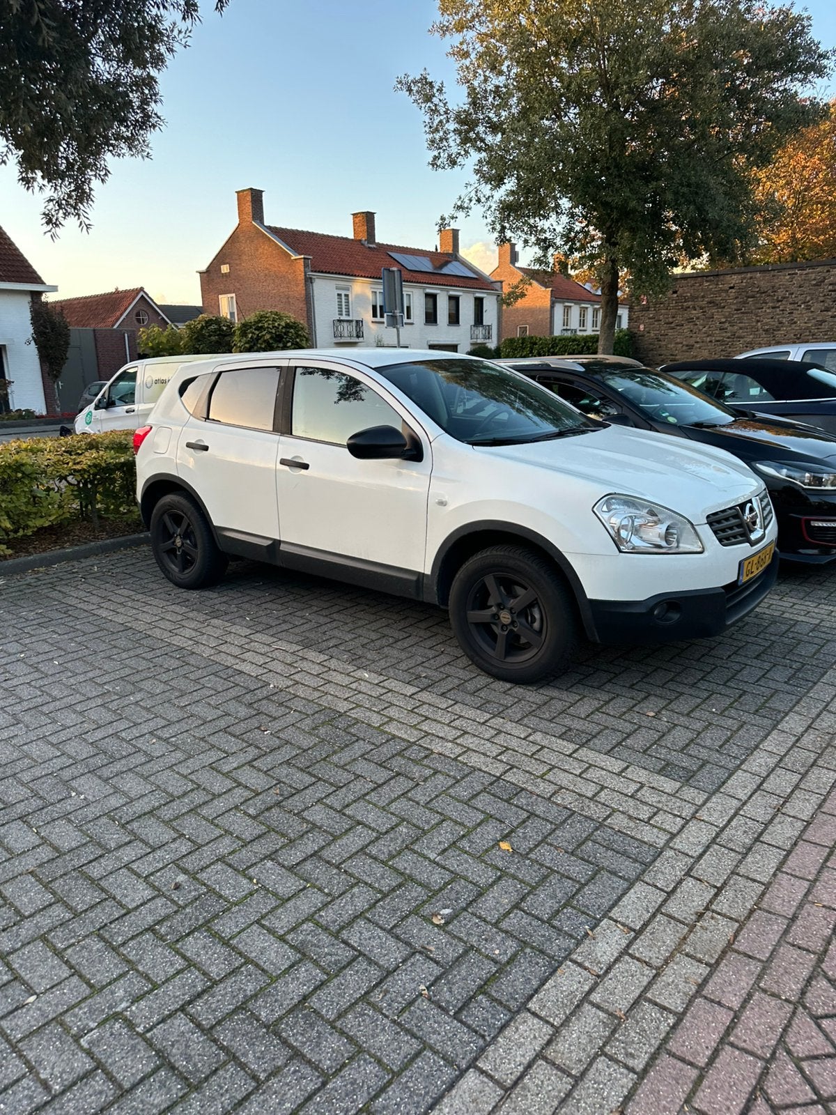 Nissan Qashqai 1.6 2WD 2010 Wit, Voorwielaandrijving, 1272 kg, 15 km/l, 4 cilinders