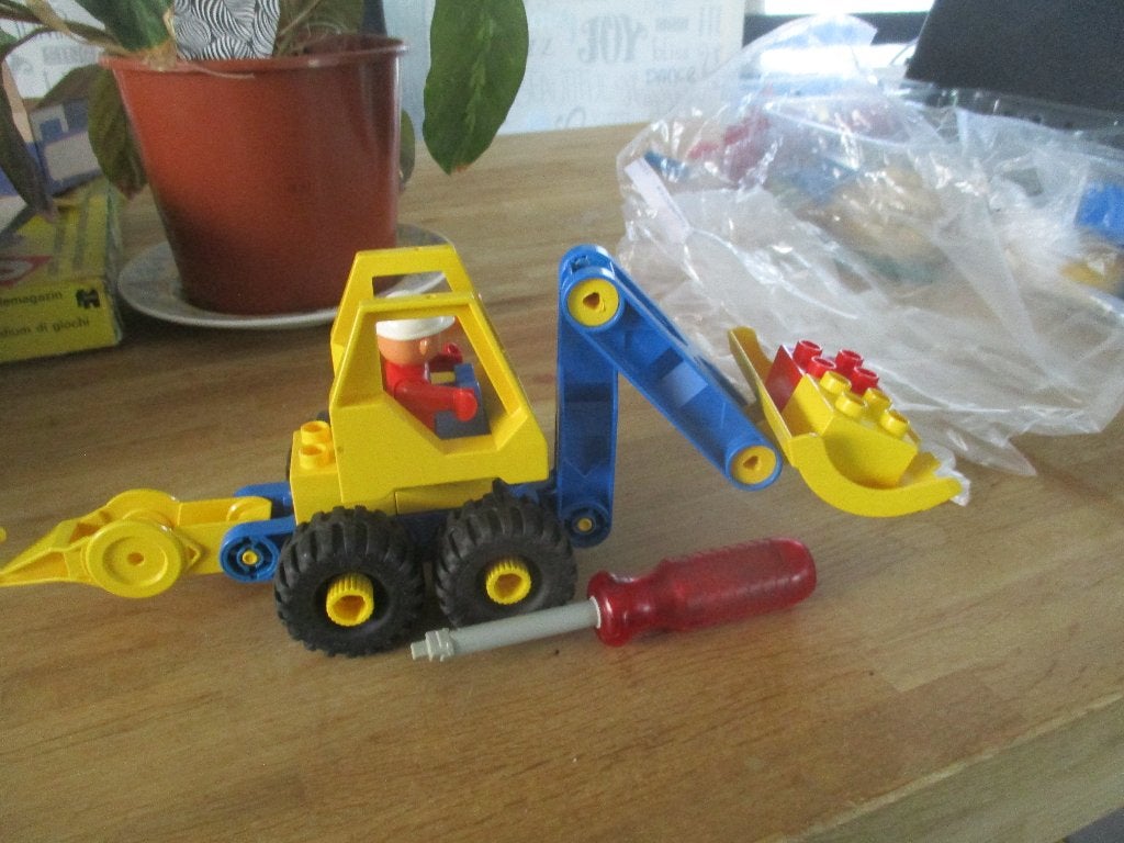 DUPLO TOOLO DUMPER TRUCK 2910 2, Kinderen en Baby's, Speelgoed | Duplo en Lego, Ophalen of Verzenden, Zo goed als nieuw, Compleet