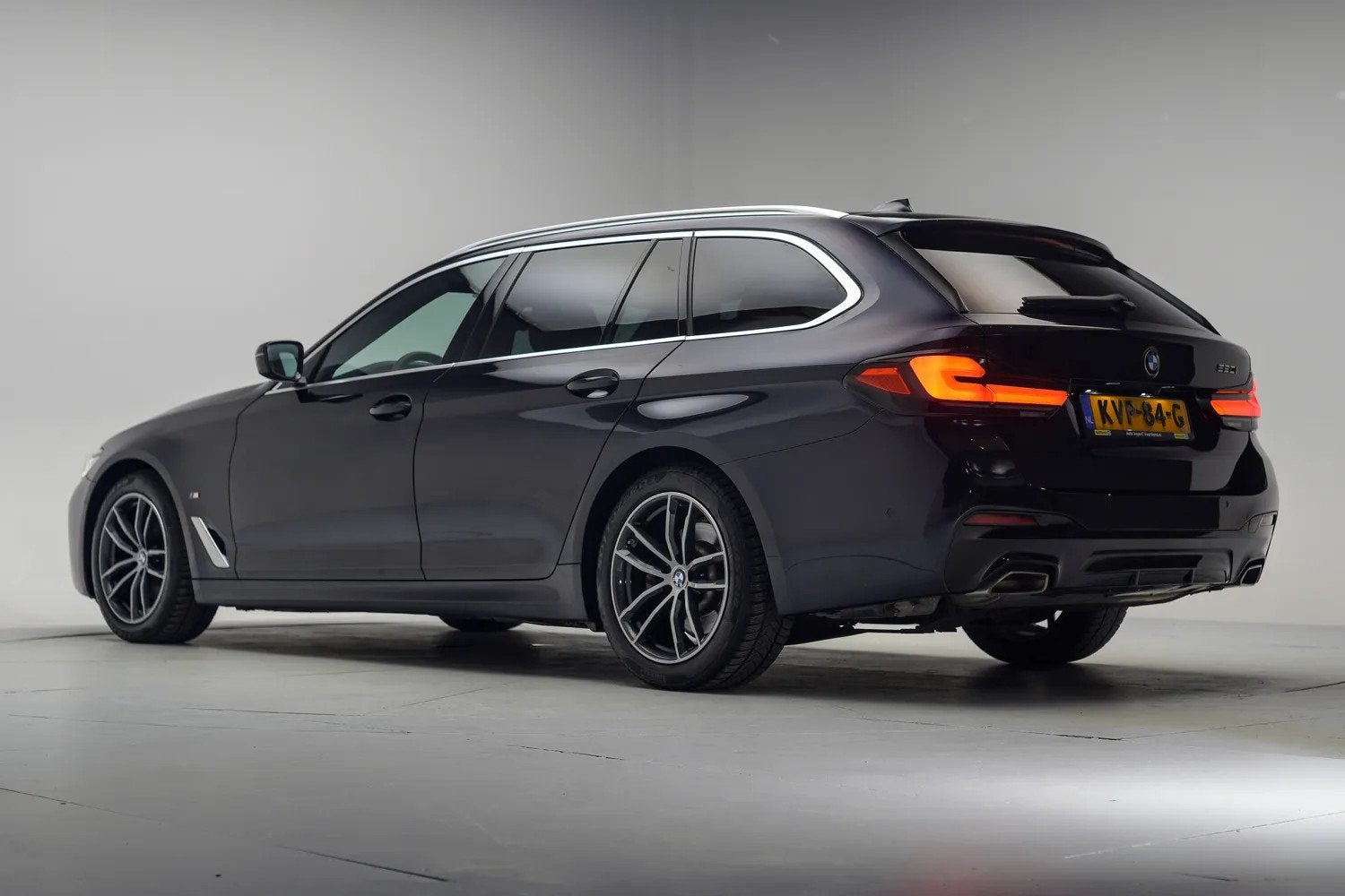 BMW 5 Serie 520i M-sport high Executive Aut. [ Panoramadak A, Auto's, Automaat, 1998 cc, 4 cilinders, 2000 kg