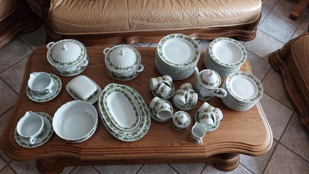 12 delig uitgebreid Eschenbach sevies.  Bavaria Germany 0-, Antiek en Kunst, Antiek | Servies compleet, Ophalen