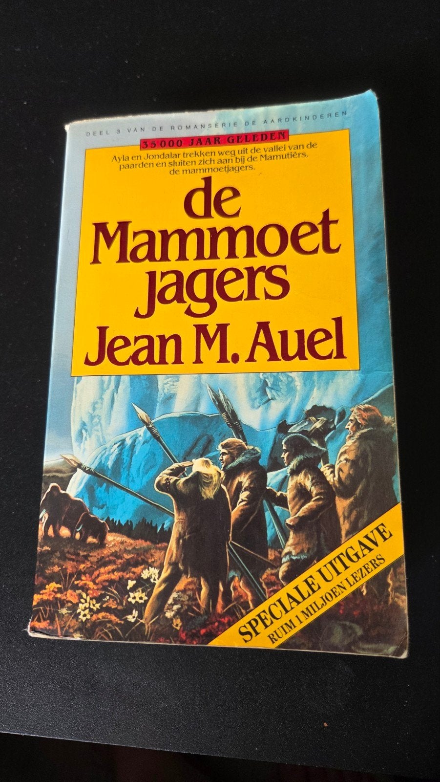 De Mammoetjagers - Jean M. Auel (De Aardkinderen deel 3), Boeken, Ophalen of Verzenden, Gelezen, Jean M. Auel