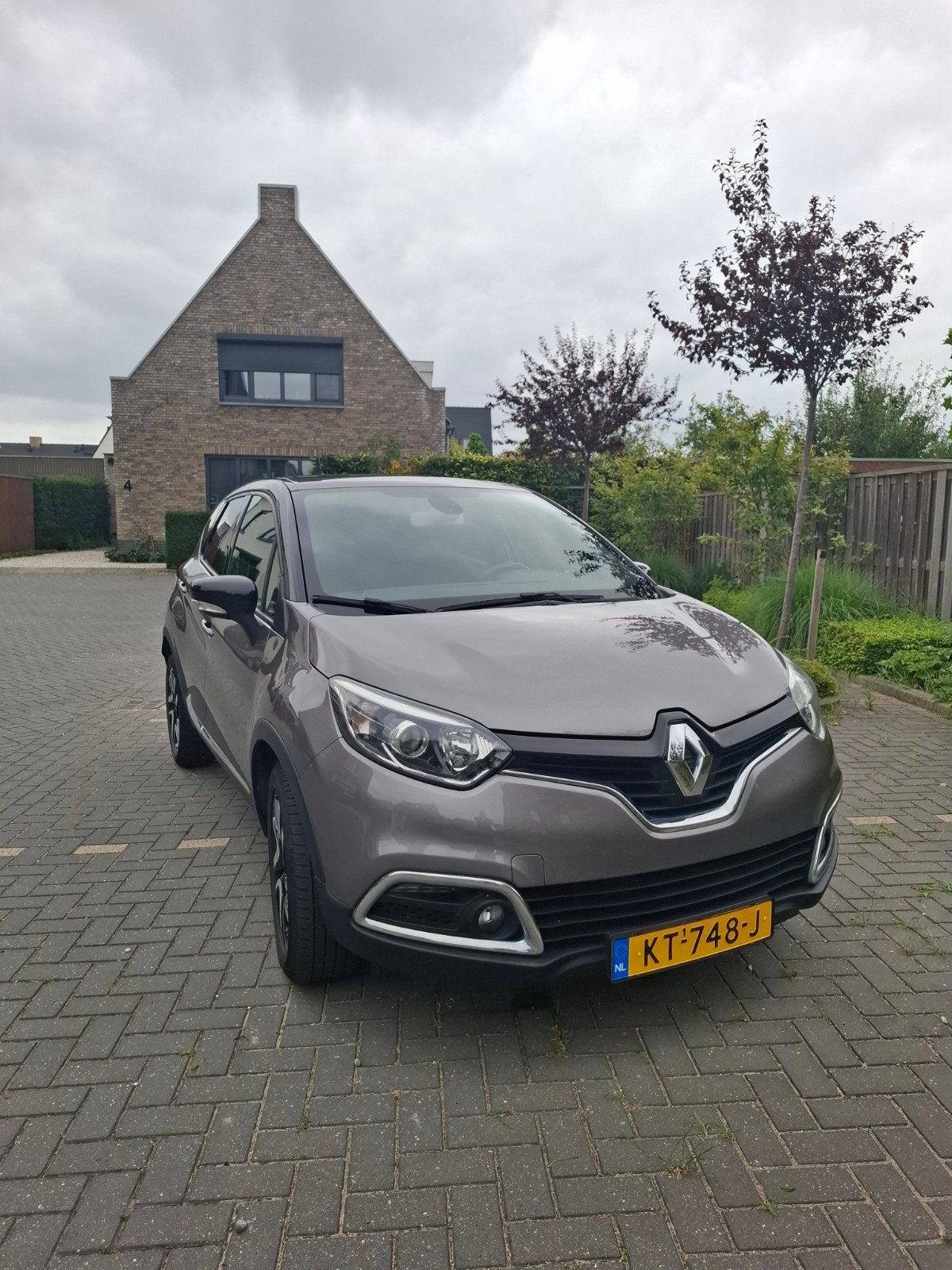 Renault Captur 0.9 TCE 90 - 2016 - slechts 68.263 km, Auto's, Renault, Voorwielaandrijving, 898 cc, Stof, Zwart