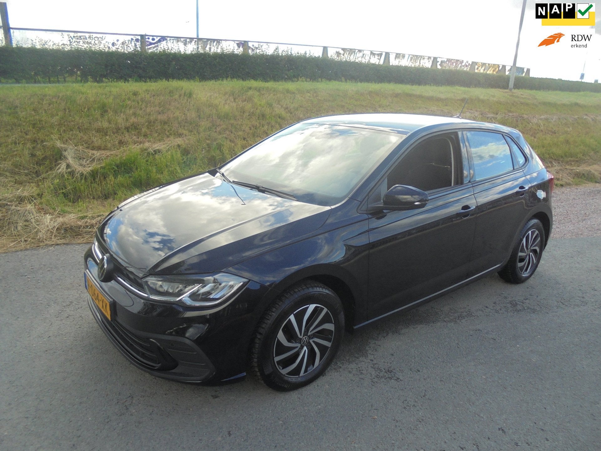 Volkswagen Polo Volkswagen Polo 1.0 TSI benzine 5 deurs airc, Auto's, Voorwielaandrijving, Gebruikt, Euro 6, Origineel Nederlands