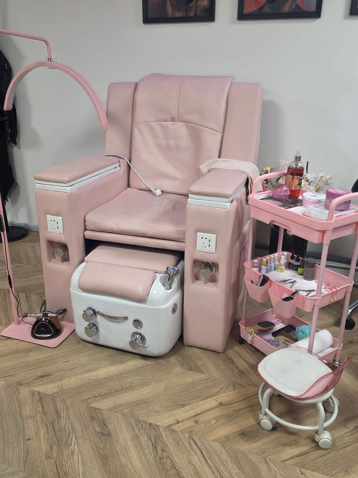 Complete inrichting nagelsalon met pedicure stoel, Receptie of Entree, Ophalen of Verzenden, Gebruikt, Complete inventaris
